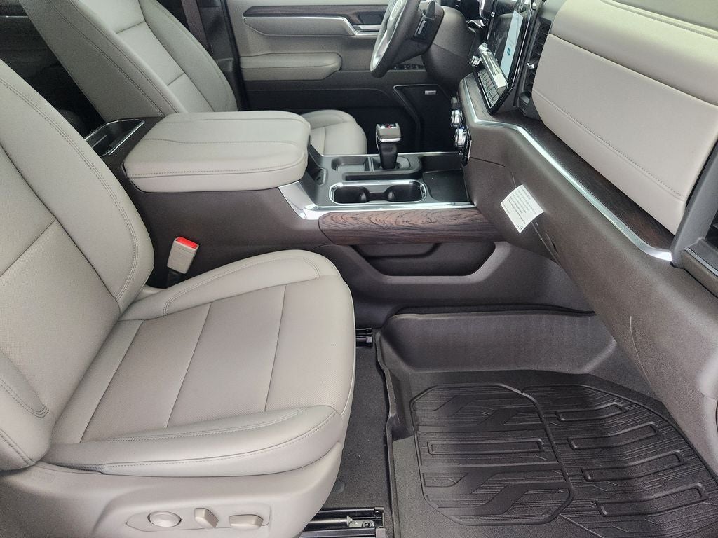 2026 GMC Sierra 1500 SLT - Photo 13