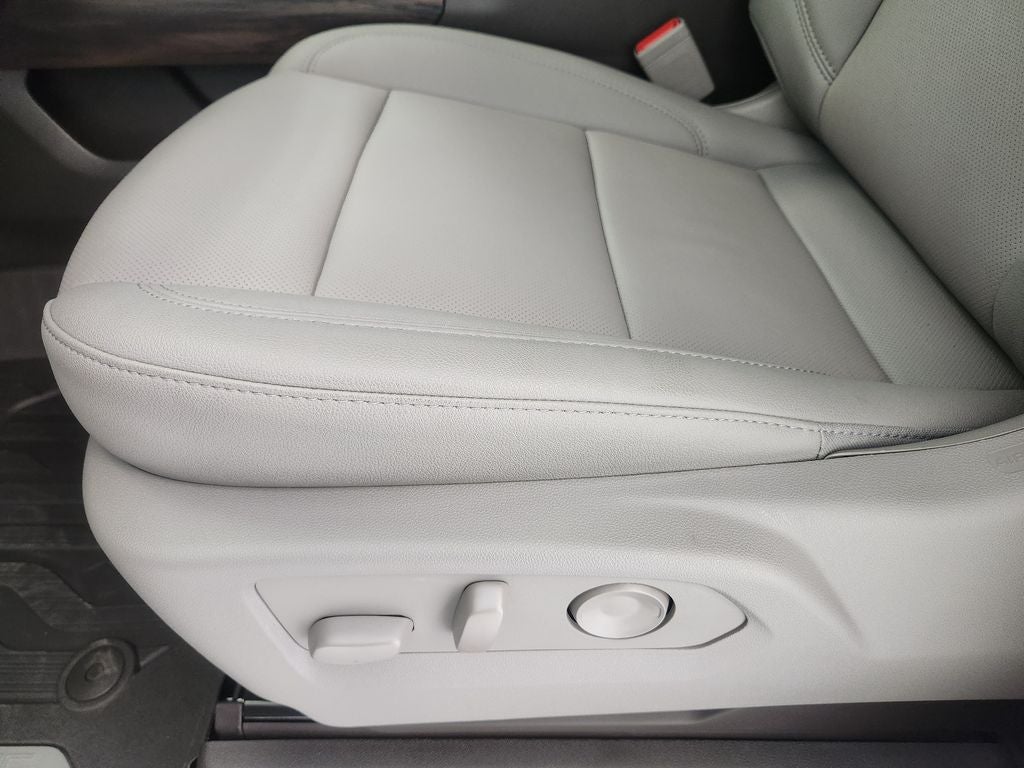 2026 GMC Sierra 1500 SLT - Photo 23