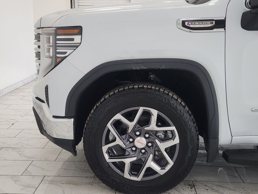 2026 GMC Sierra 1500 SLT - Photo 8