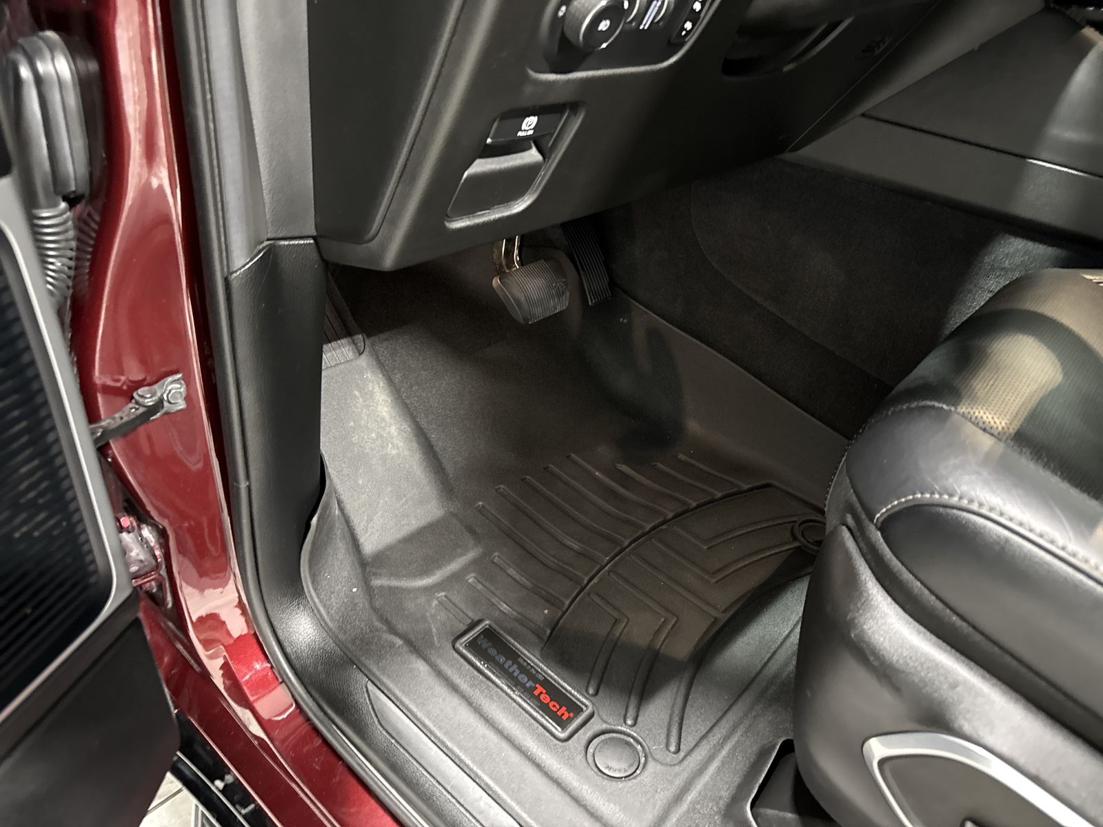 2022 Jeep Wagoneer Series III Carbide 4x2 — photo 10