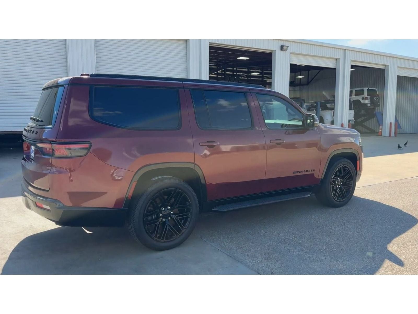 2022 Jeep Wagoneer Series III Carbide 4x2 — photo 8