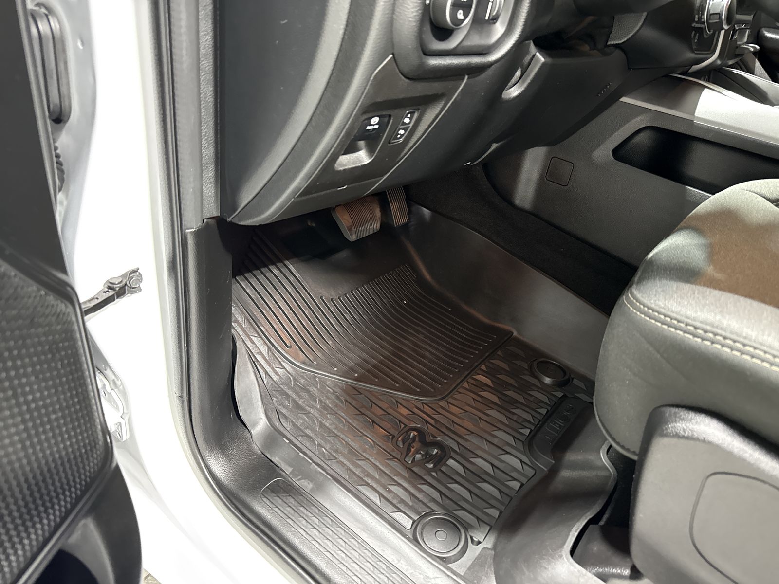 2022 RAM 1500 Lone Star Crew Cab 4x4 5'7" Box — photo 10