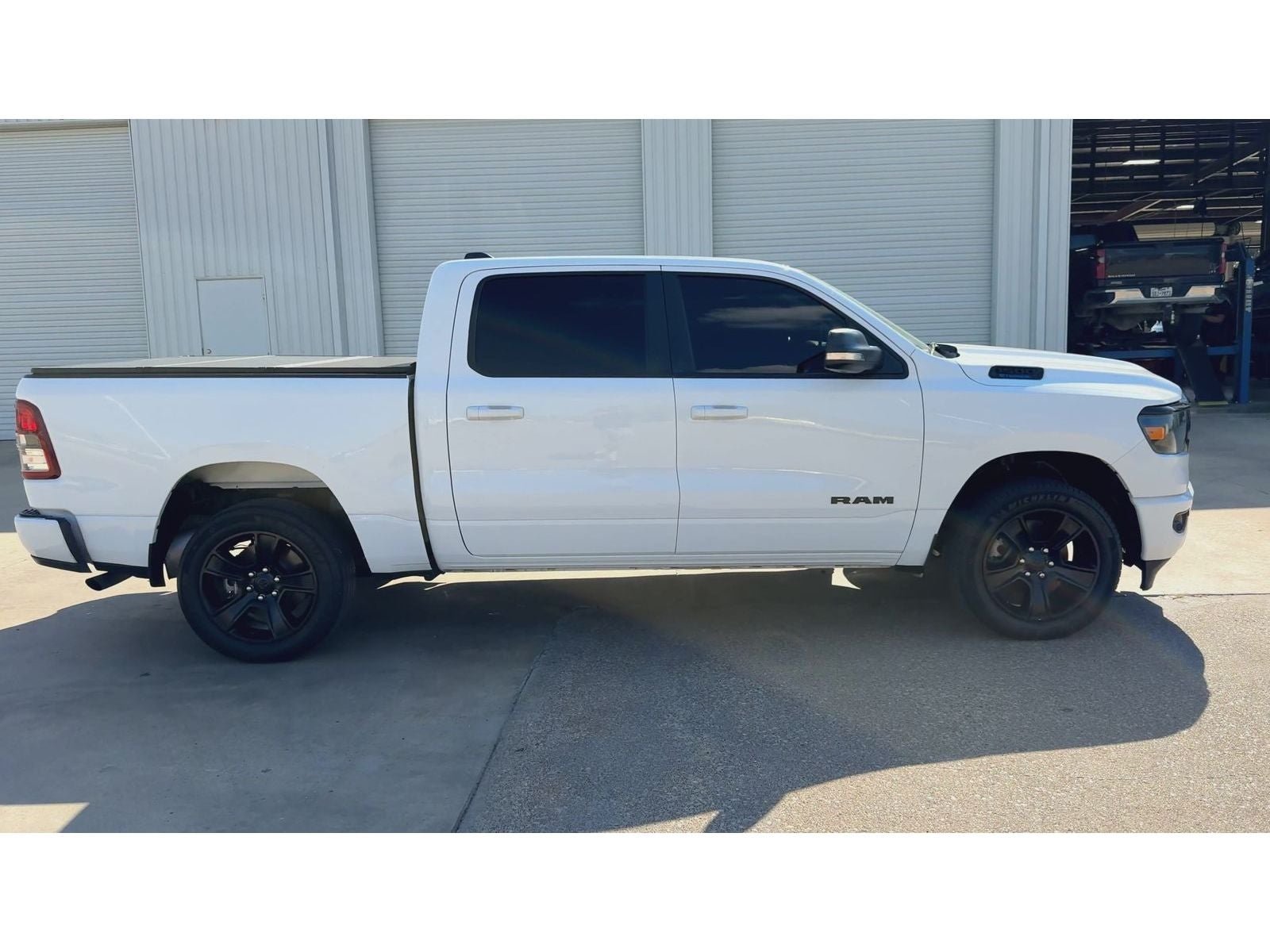 2022 RAM 1500 Lone Star Crew Cab 4x4 5'7" Box — photo 9