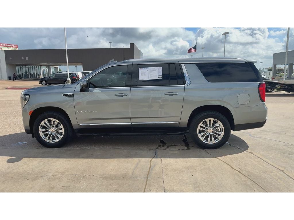 2023 GMC Yukon XL SLT