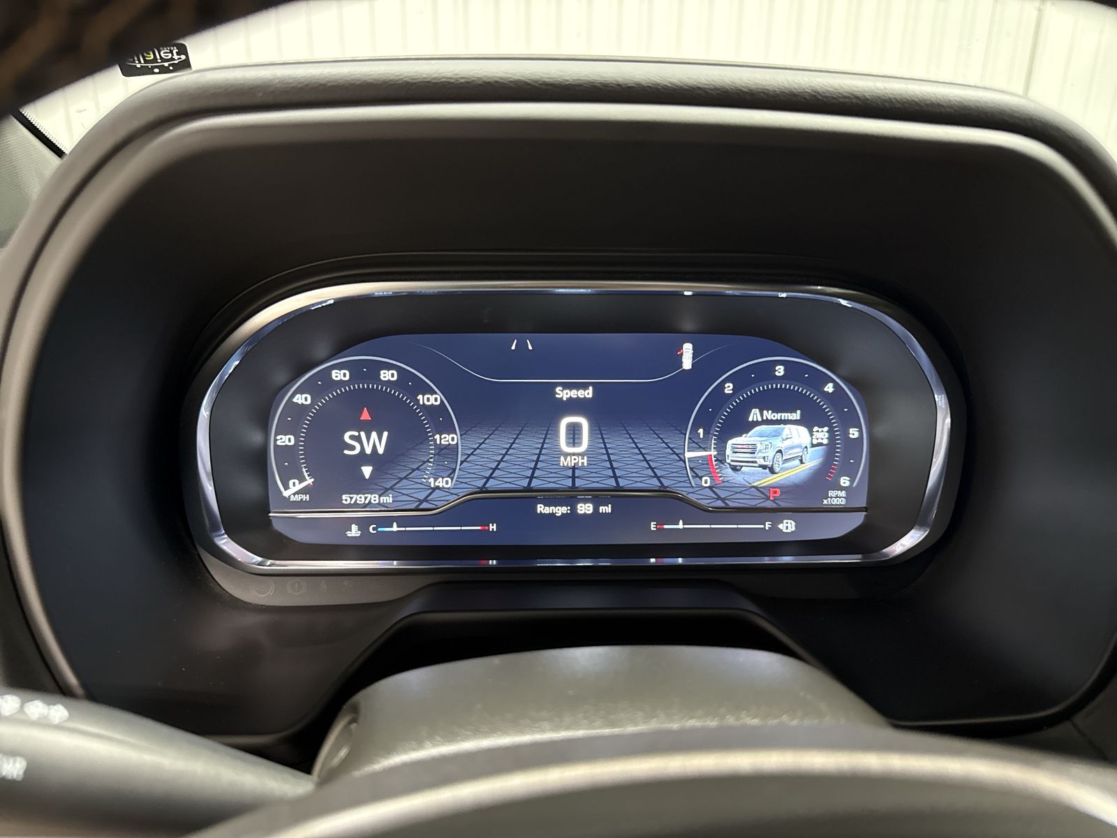2023 GMC Yukon AT4 — photo 11