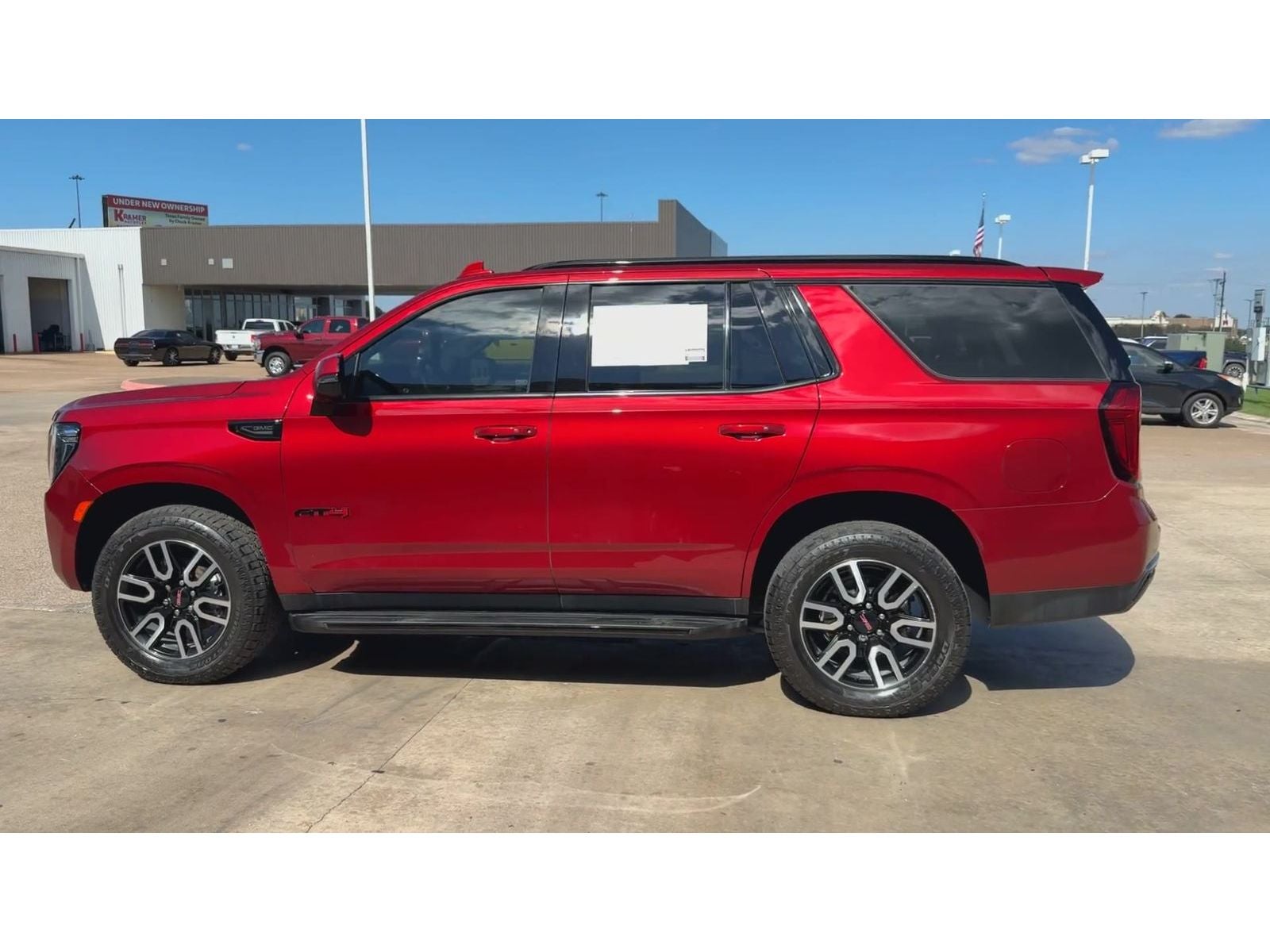 2023 GMC Yukon AT4 — photo 5