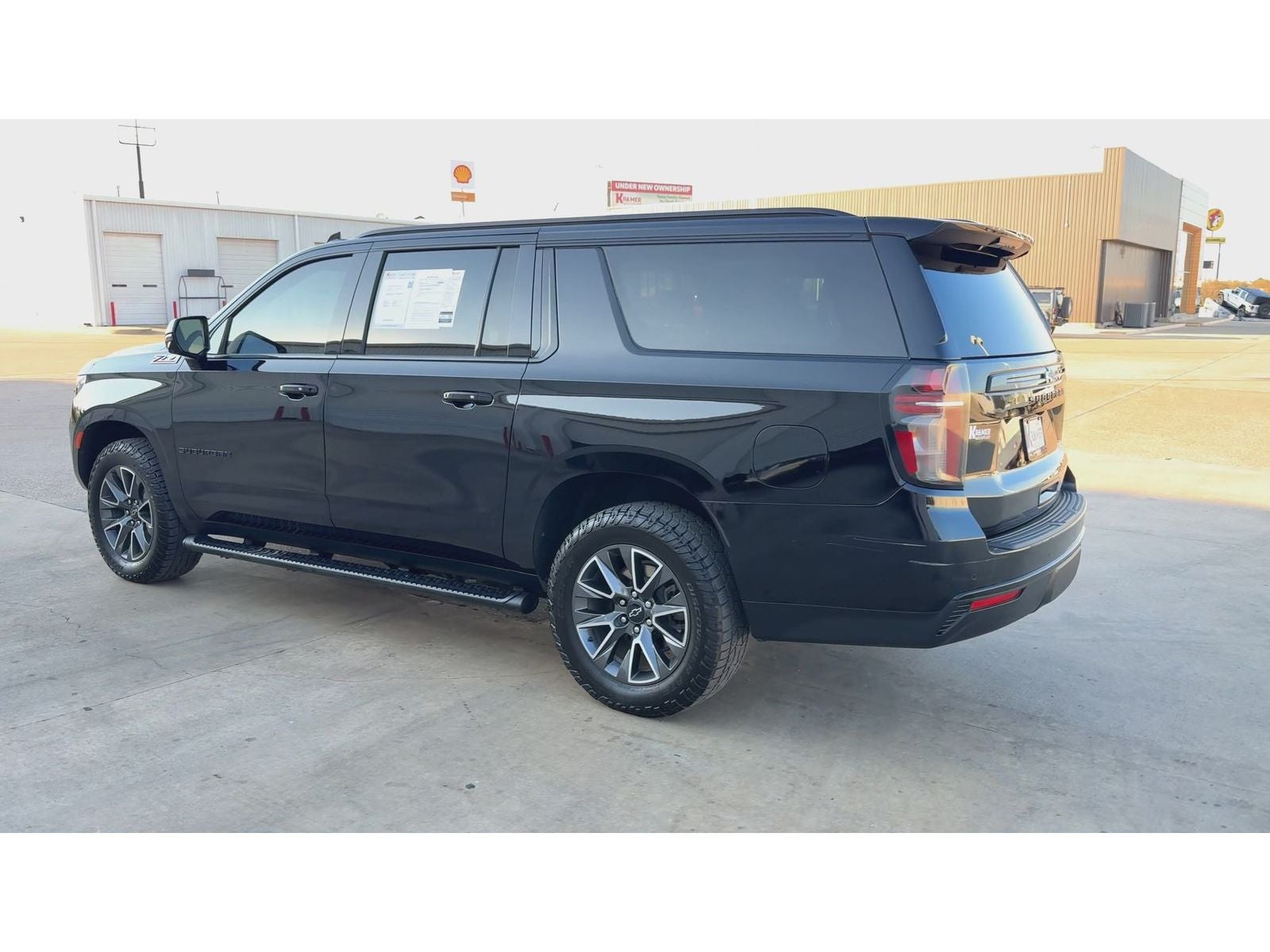2023 Chevrolet Suburban Z71 — photo 6