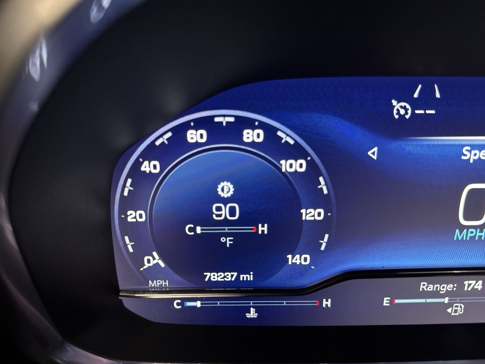2023 Chevrolet Suburban RST — photo 12