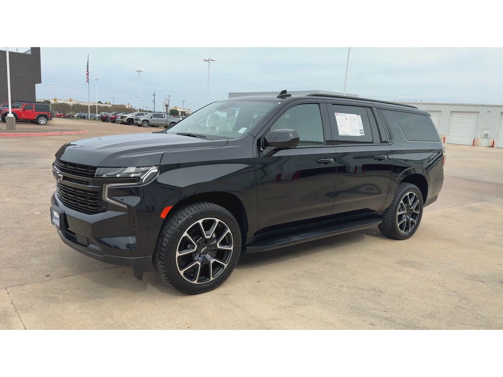 2023 Chevrolet Suburban RST — photo 4