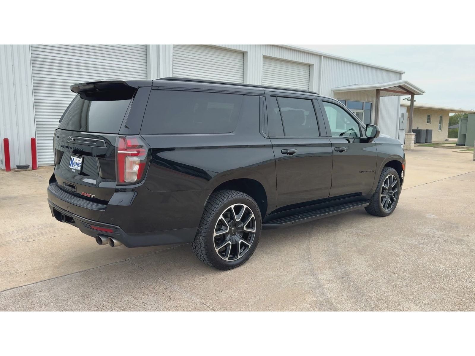 2023 Chevrolet Suburban RST — photo 8