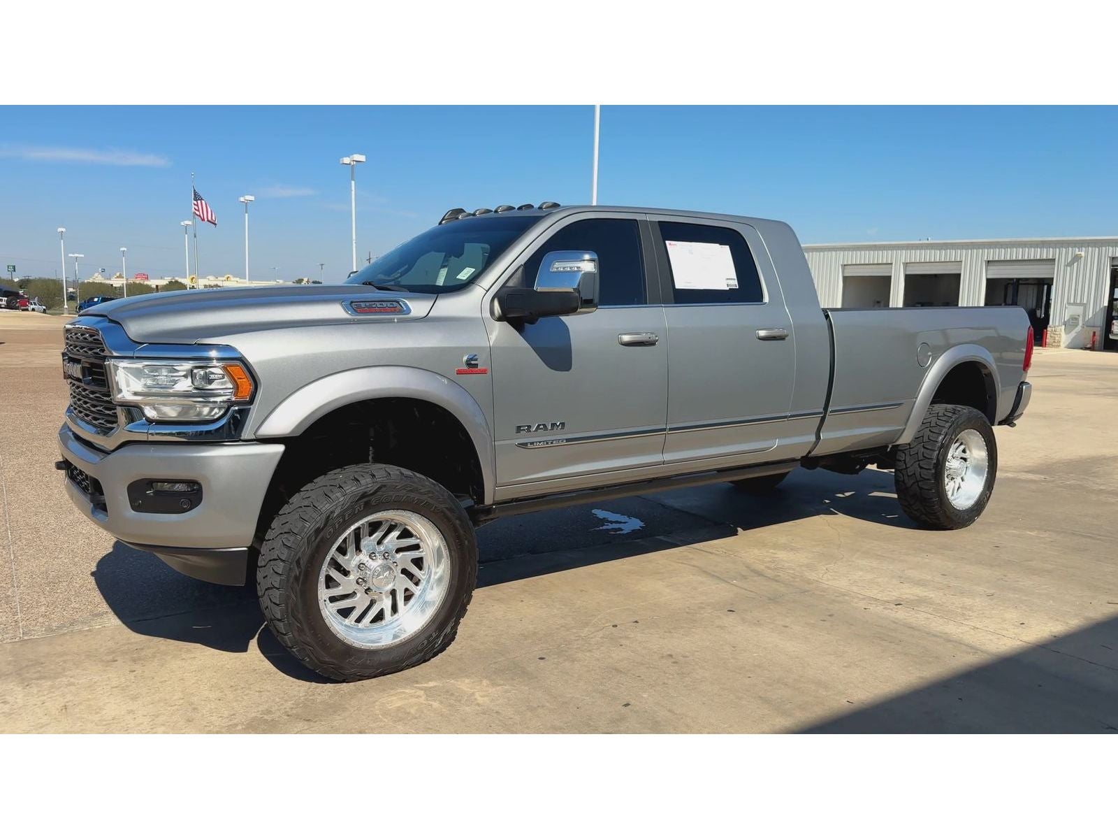 2023 RAM 3500 Limited Mega Cab 4x4 6'4" Box — photo 4