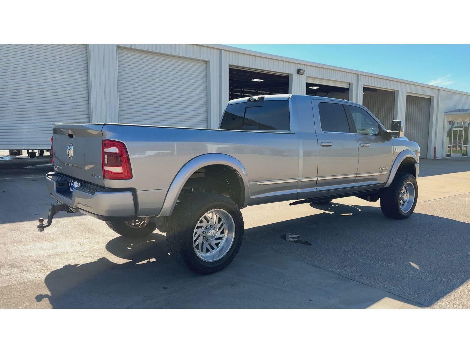 2023 RAM 3500 Limited Mega Cab 4x4 6'4" Box — photo 8