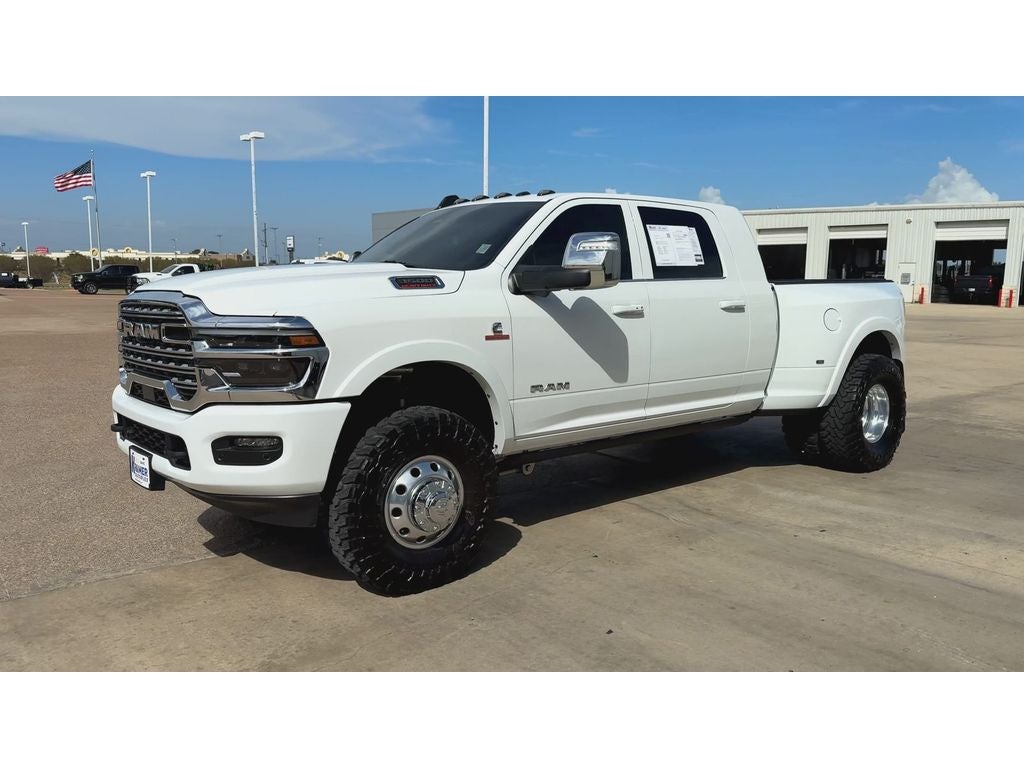 2025 RAM 3500 LimitedLimited Longhorn Mega Cab 4x4 6'4" Box — photo 4