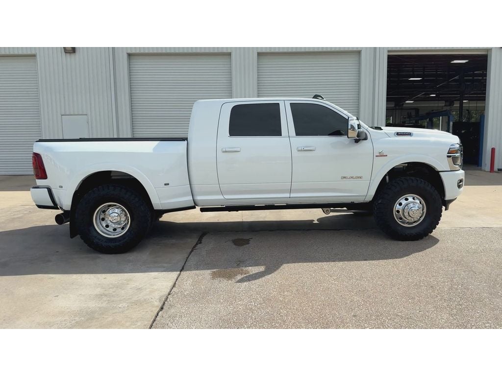 2025 RAM 3500 LimitedLimited Longhorn Mega Cab 4x4 6'4" Box — photo 9
