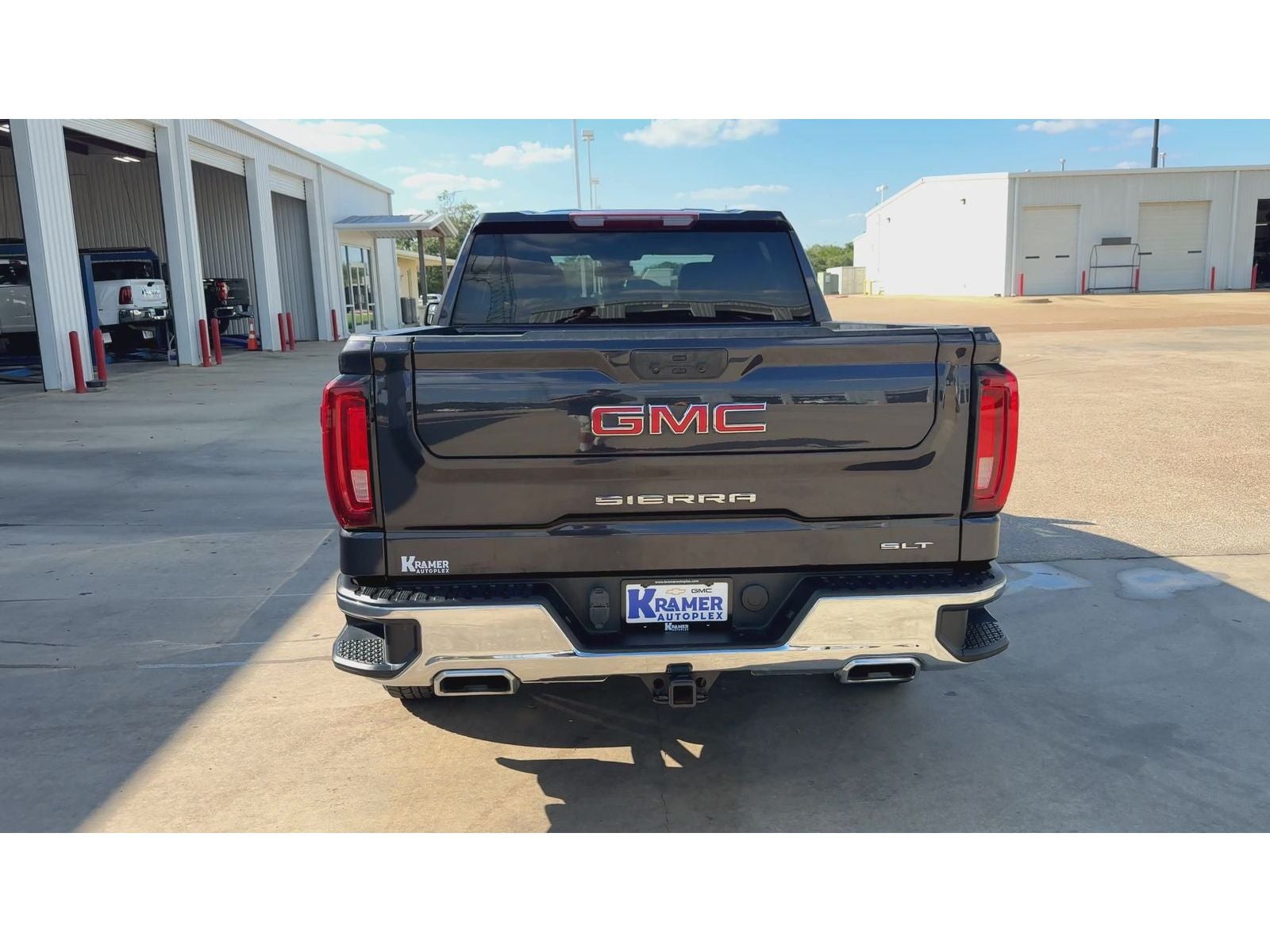 2024 GMC Sierra 1500 SLT — photo 7