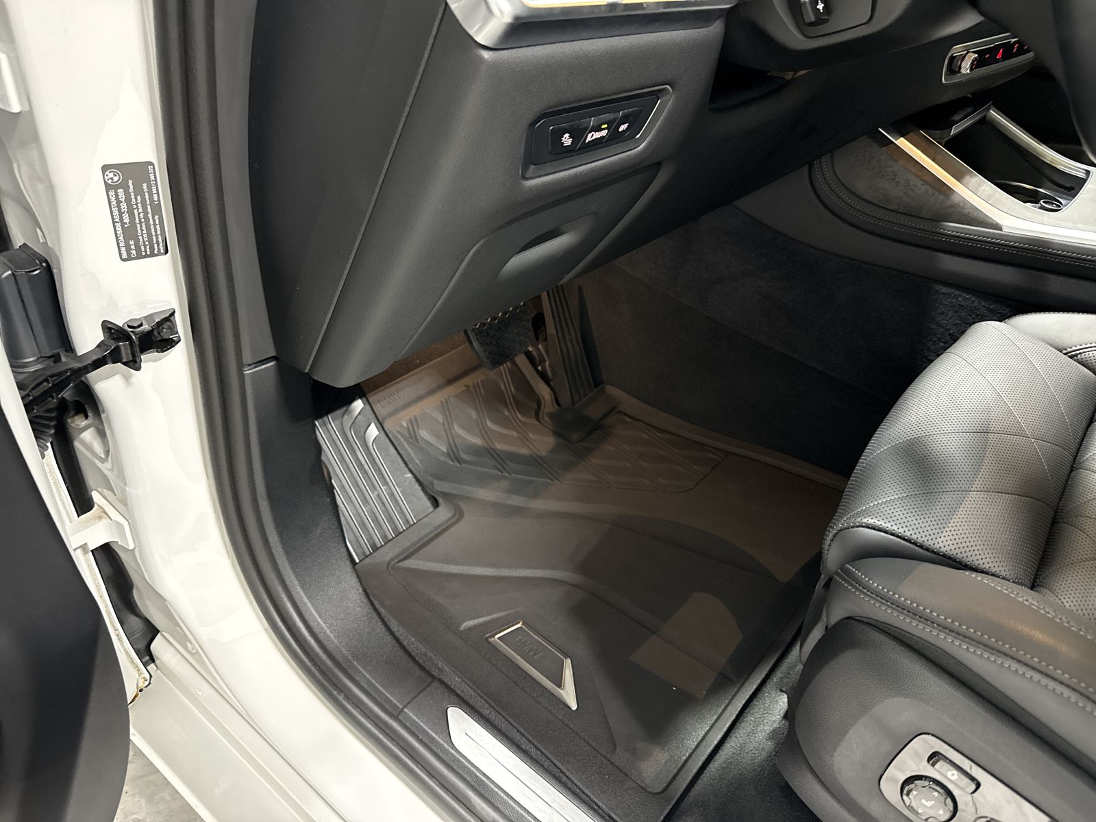 2025 BMW X7 xDrive40i — photo 10