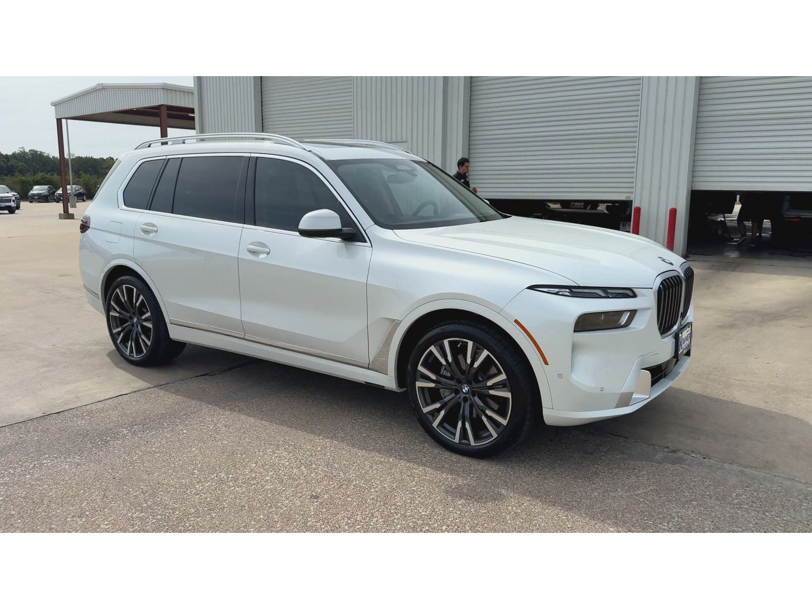 2025 BMW X7 xDrive40i — photo 2