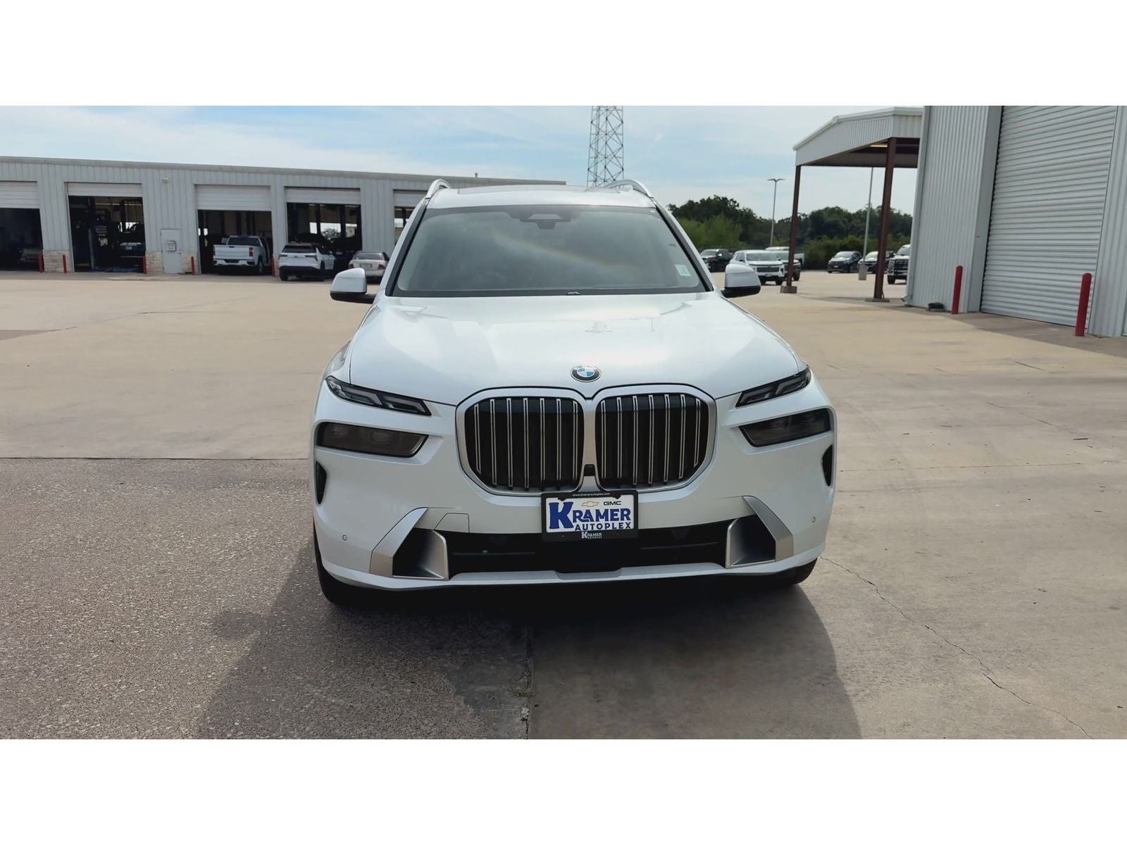 2025 BMW X7 xDrive40i — photo 3