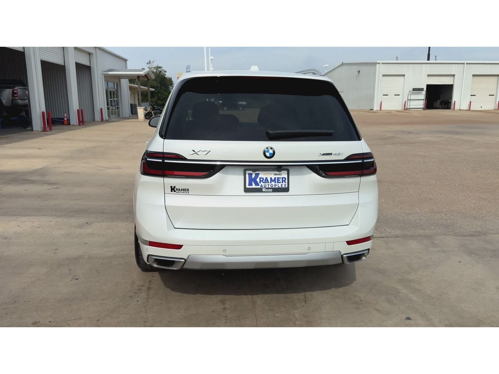 2025 BMW X7 xDrive40i — photo 7