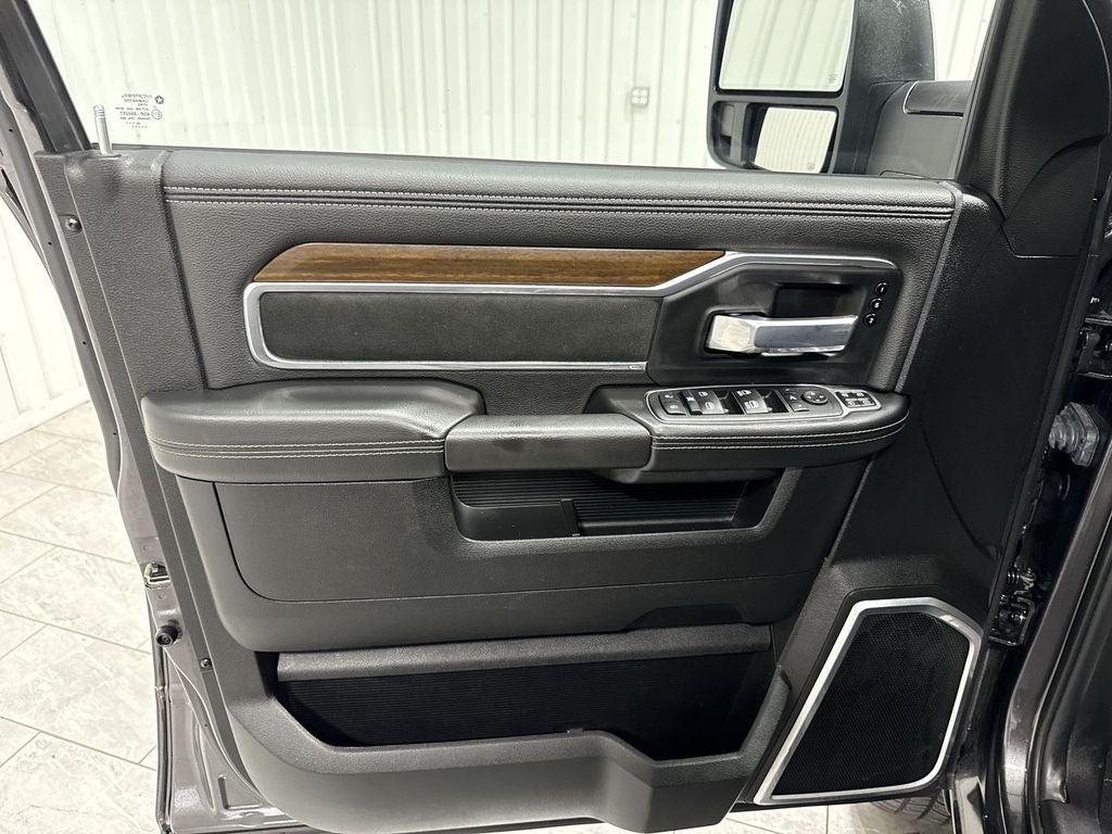 2024 RAM 2500 Laramie Crew Cab 4x4 6'4" Box